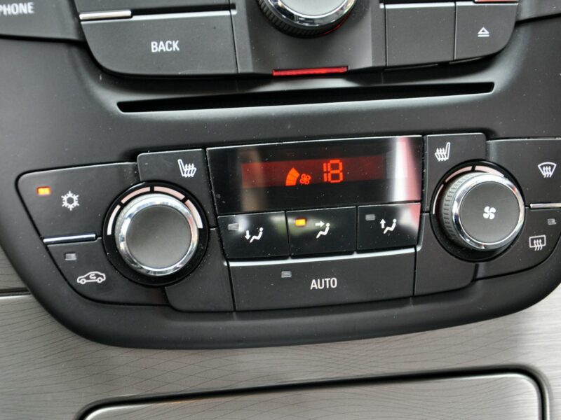 BMW Active Tourer Przebieg gwarantow,oryginalny lakier, nawigacja,klimatronik,parktronik