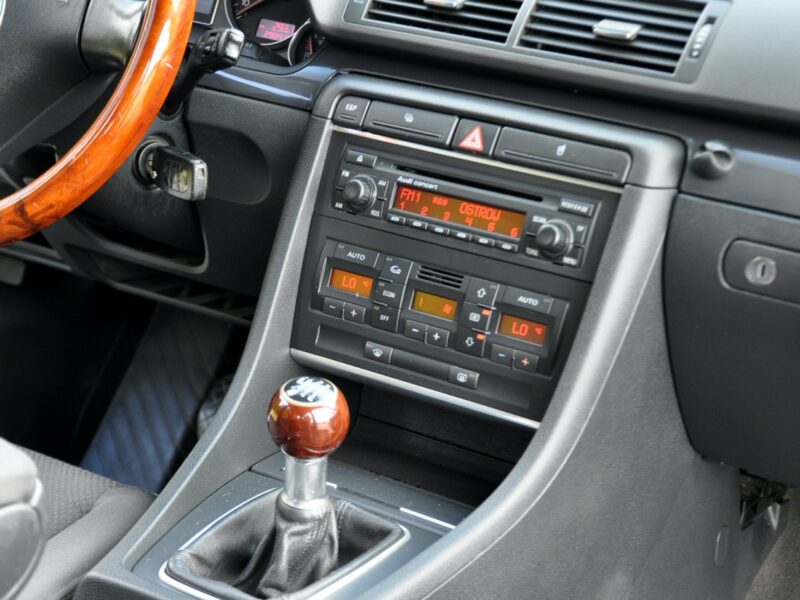 Audi A4 1.9TDi(130KM)*Bi-Xenon*Klimatronik*Welur*Reling*Szyber*Alu17"ASO Audi B6 (2000-2004)