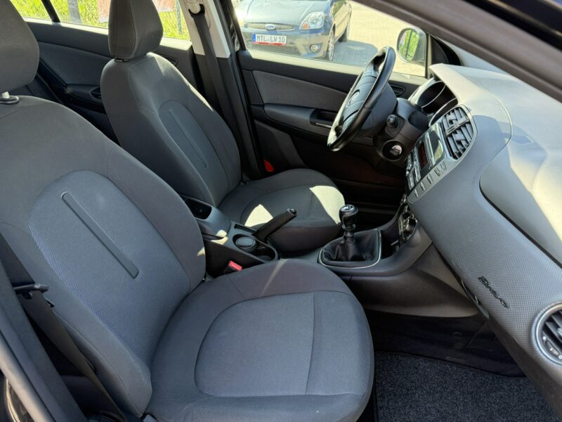 Toyota Corolla Verso III (2004-2009)