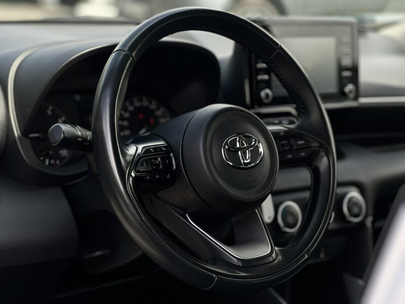 Toyota Yaris Salon Polska Poleasingowy I właściciel Serwis ASO VAT 23% Bezwypadkowy IV (2020-)