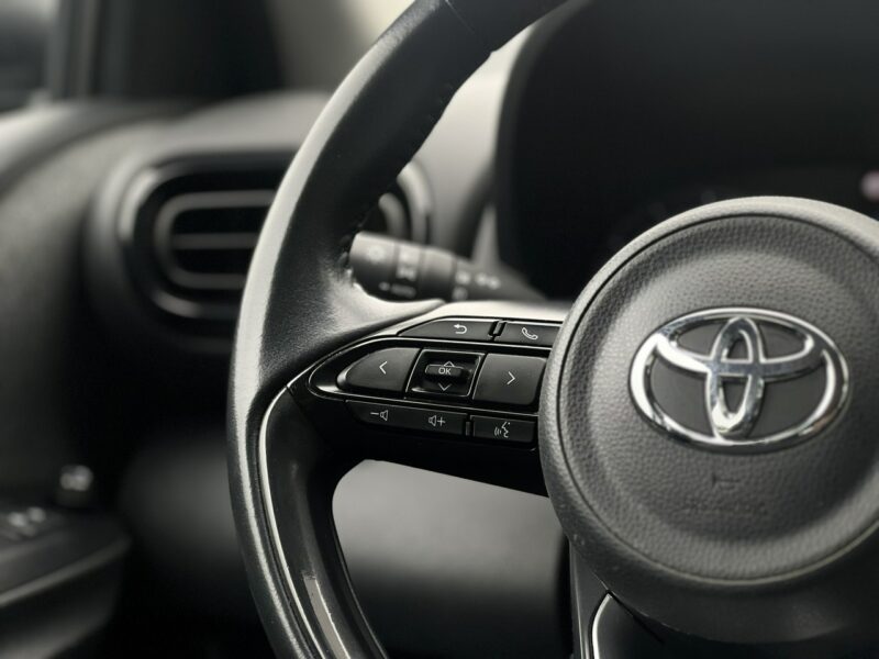 Toyota Yaris Salon Polska Poleasingowy I właściciel Serwis ASO VAT 23% Bezwypadkowy IV (2020-)