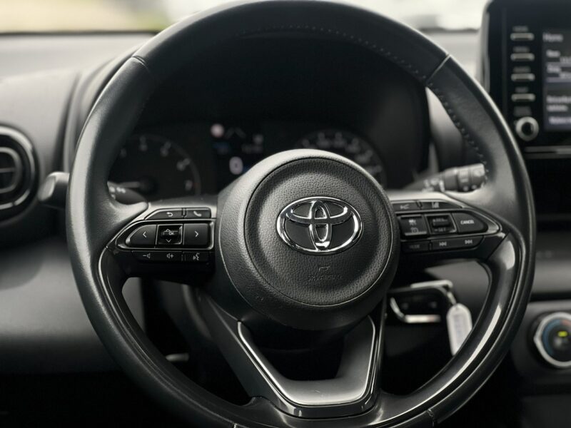 Toyota Yaris Salon Polska Poleasingowy I właściciel Serwis ASO VAT 23% Bezwypadkowy IV (2020-)