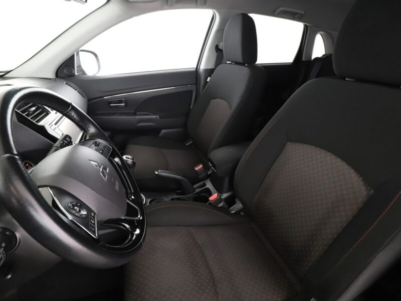 Mitsubishi ASX klima auto kamera cofania grzane fotele