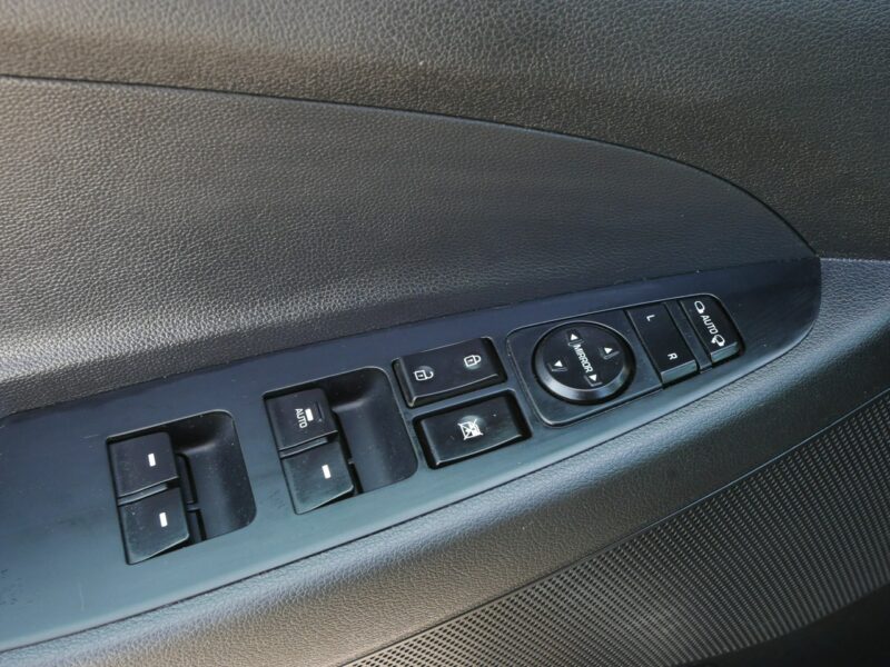 Hyundai Tucson 1.7 CRDI 115KM Eu6 -Panorama -Navi -Grzane fotele -Bardzo zadbany III (2015-2020)