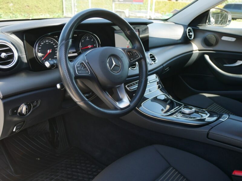 Mercedes E 220 2.0D 220D 194KM [Eu6] Sedan Automat -Bardzo zadbany +Koła zima -Euro 6 W213 (2016-)