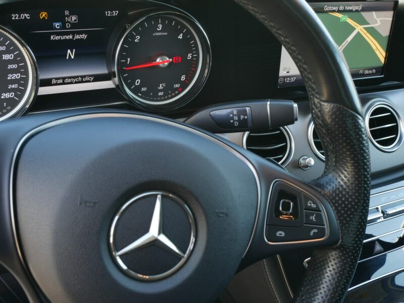 Mercedes E 220 2.0D 220D 194KM [Eu6] Sedan Automat -Bardzo zadbany +Koła zima -Euro 6 W213 (2016-)