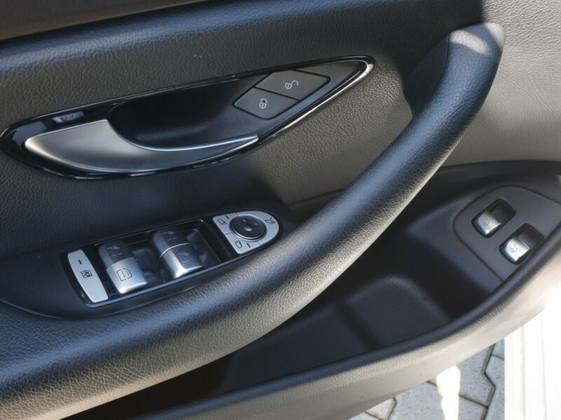 Mercedes E 220 2.0D 220D 194KM [Eu6] Sedan Automat -Bardzo zadbany +Koła zima -Euro 6 W213 (2016-)