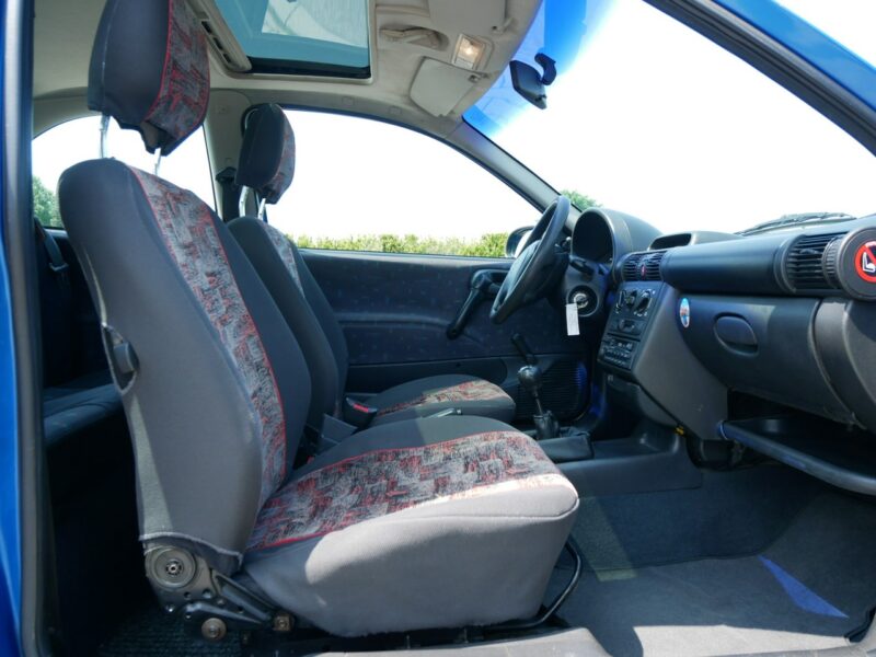 Opel Corsa 1.0 12V 54KM 3 Drzwi -Zobacz B (1993-2000)