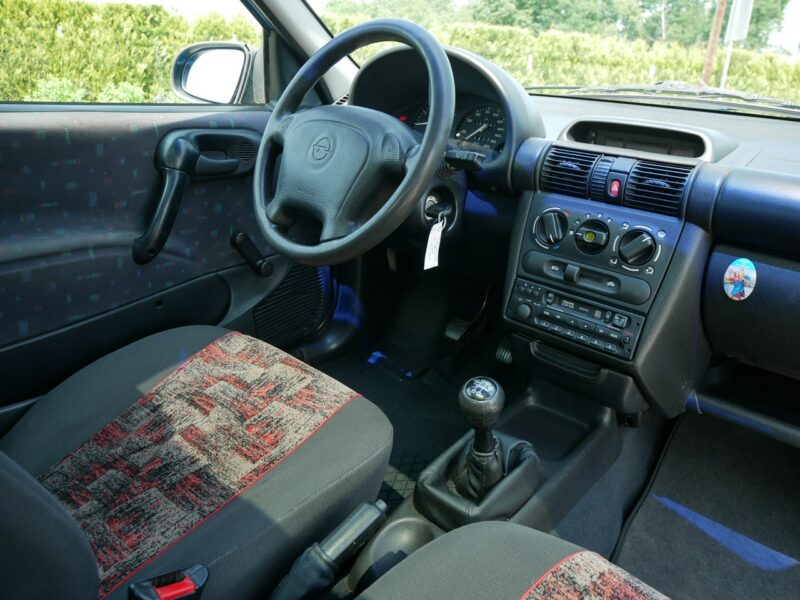 Opel Corsa 1.0 12V 54KM 3 Drzwi -Zobacz B (1993-2000)