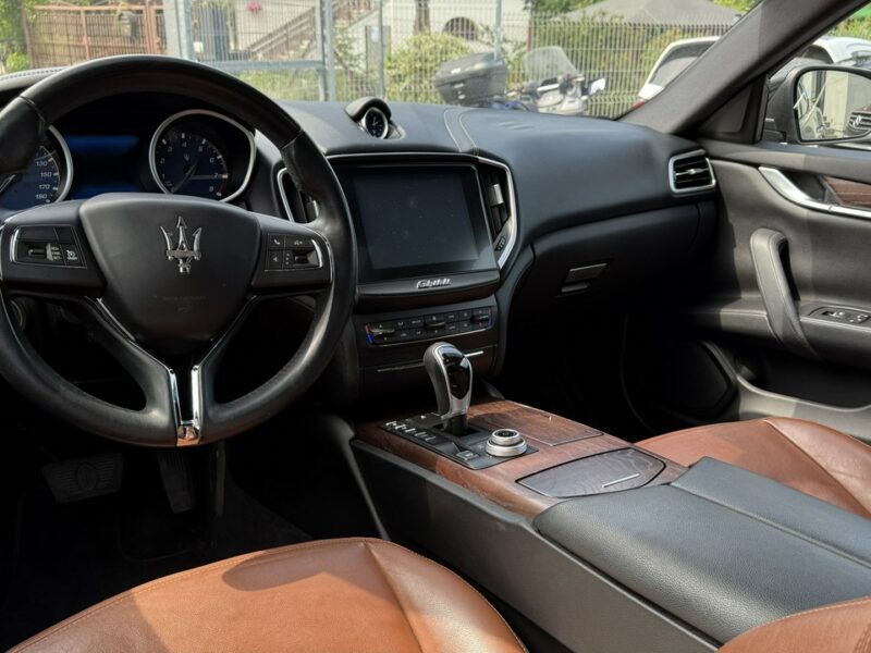 Maserati Ghibli 3.0 410KM SQ4 Kamera Cofania Bi ksenon+led Skóry Szyberdach