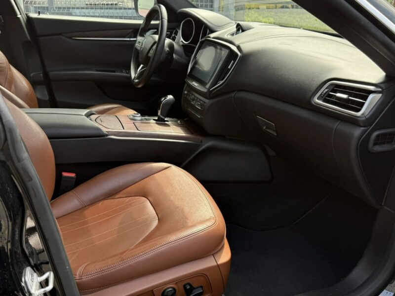 Maserati Ghibli 3.0 410KM SQ4 Kamera Cofania Bi ksenon+led Skóry Szyberdach