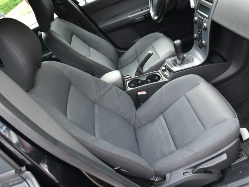 Volvo V50 2.4 BENZYNA 140KM Manual 2004r. Climatronic TEMPOMAR Alufelgi R 17" I (2004-2007)