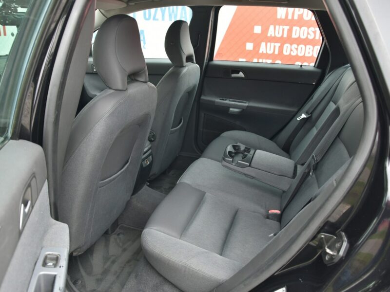 Volvo V50 2.4 BENZYNA 140KM Manual 2004r. Climatronic TEMPOMAR Alufelgi R 17" I (2004-2007)