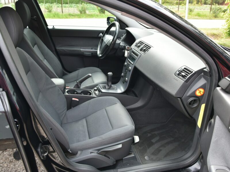 Volvo V50 2.4 BENZYNA 140KM Manual 2004r. Climatronic TEMPOMAR Alufelgi R 17" I (2004-2007)
