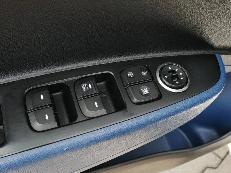 Hyundai i10 1.0 MPI 66KM -Klima +Grzane fotele i kier -Bardzo zadbany +Opony zima II (2013-)