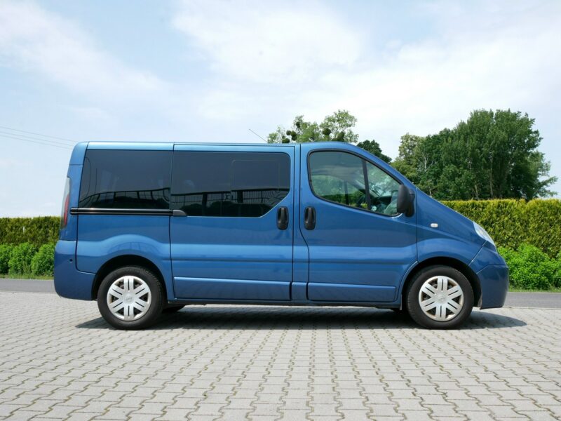 Opel Vivaro 2.5 CDTI 135KM Tour -7 Osób -VAT 23% Brutto -Bardzo zadbany -Zobacz I (2001-2014)
