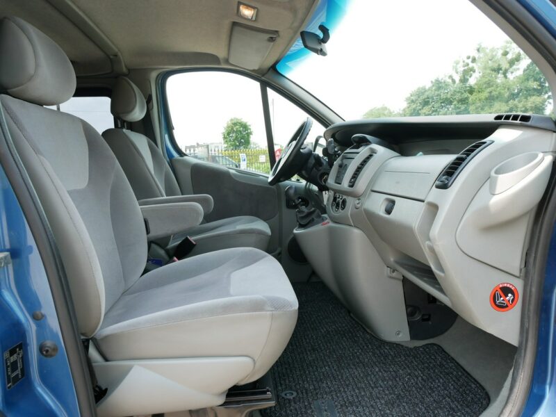 Opel Vivaro 2.5 CDTI 135KM Tour -7 Osób -VAT 23% Brutto -Bardzo zadbany -Zobacz I (2001-2014)