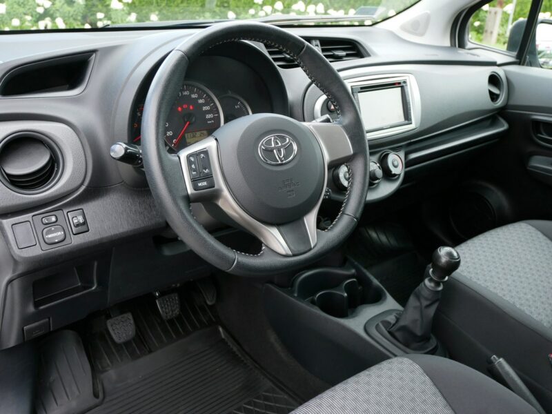 Toyota Yaris 1.4 D-4D 90KM [Eu5] 1 właściciel od 7 lat - Klima + Opony Zima III (2011-2019)