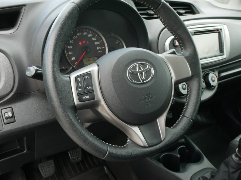 Toyota Yaris 1.4 D-4D 90KM [Eu5] 1 właściciel od 7 lat - Klima + Opony Zima III (2011-2019)