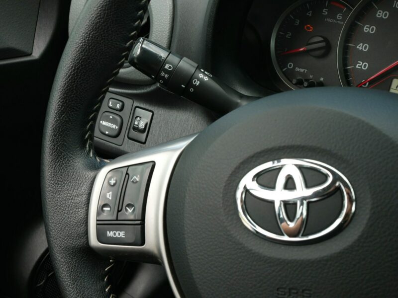 Toyota Yaris 1.4 D-4D 90KM [Eu5] 1 właściciel od 7 lat - Klima + Opony Zima III (2011-2019)