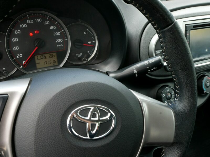 Toyota Yaris 1.4 D-4D 90KM [Eu5] 1 właściciel od 7 lat - Klima + Opony Zima III (2011-2019)