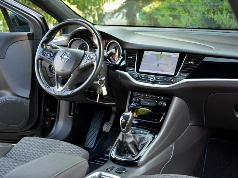 Opel Astra Ledy Duża Navi Grzana kierow 2xParktr. Grz. Kierownica Ideał z Niemiec K (2015-2021)