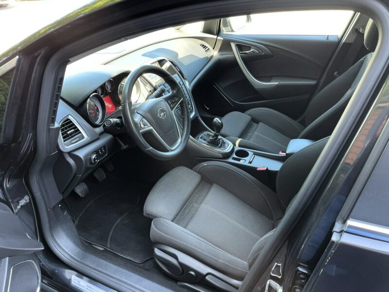 Opel Astra LED, Klimatyzacja, Nawigacja, Tempomat, Bluetooth, Czujniki Parkowania J (2009-2019)