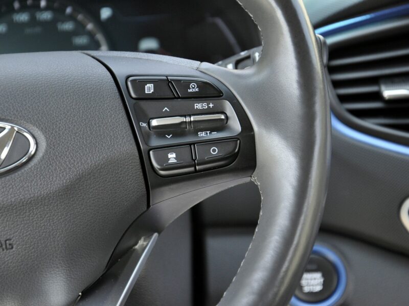Hyundai IONIQ 1,6i 105KM Hybryda/Navi/Kamera/LEDy/Serwis/Nowe opony/Automat