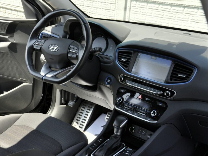 Hyundai IONIQ 1,6i 105KM Hybryda/Navi/Kamera/LEDy/Serwis/Nowe opony/Automat