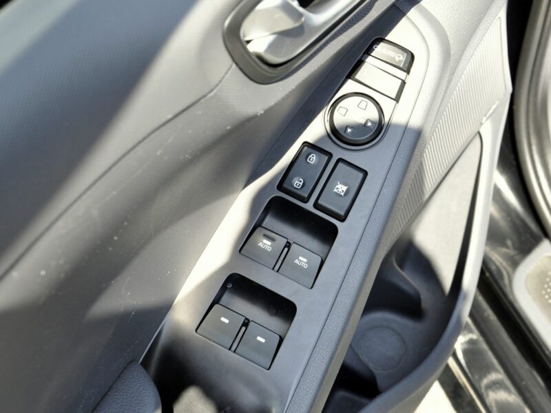 Hyundai IONIQ 1,6i 105KM Hybryda/Navi/Kamera/LEDy/Serwis/Nowe opony/Automat