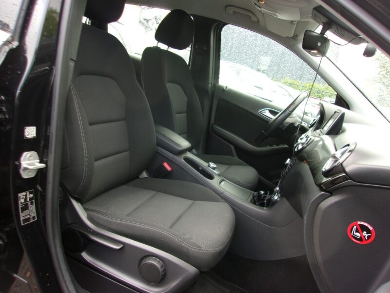 Mercedes B 180 Klimatyzacja, Niski przebieg, Bezwypadkowy, Nawigacja, PDC 2x W246 (2011-)