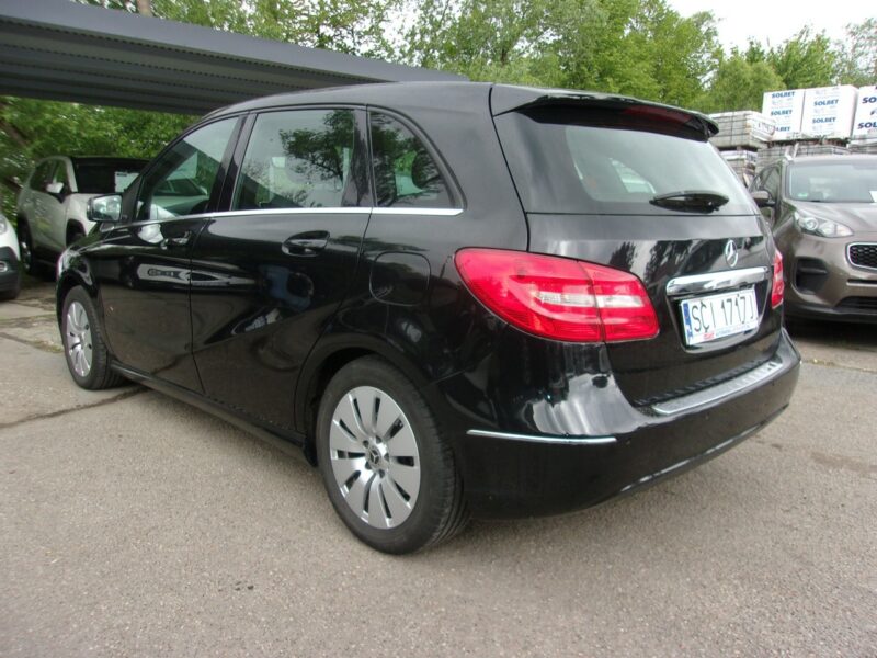 Mercedes B 180 Klimatyzacja, Niski przebieg, Bezwypadkowy, Nawigacja, PDC 2x W246 (2011-)