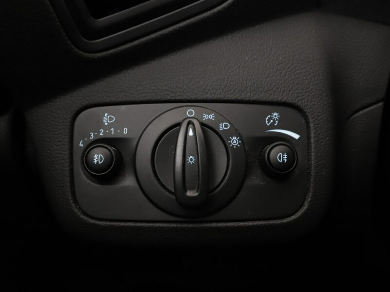 Ford Kuga Bi-Xenon grzana kierownica grzane fotele klima auuto tempomat navi PDC II (2012-)