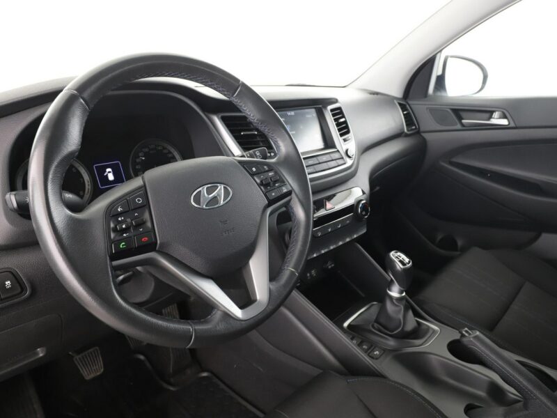 Hyundai Tucson navi klimatyzacja grzane fotele czujniki parkowania III (2015-2020)