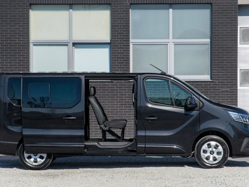 Renault Trafic 8-OSÓB DŁUGI L2H1 | bogate wyposażenie III (2014-)