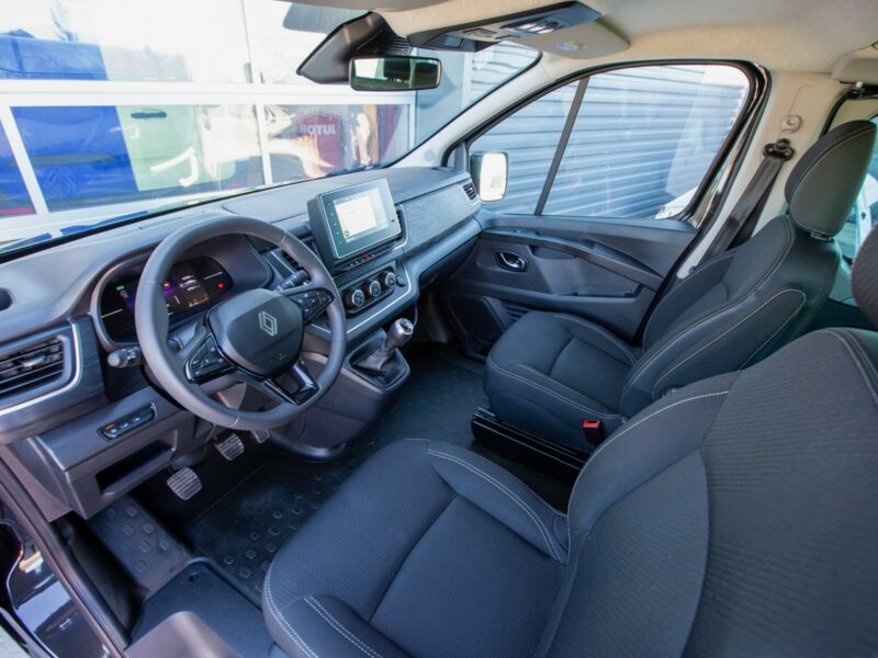 Renault Trafic 8-OSÓB DŁUGI L2H1 | bogate wyposażenie III (2014-)