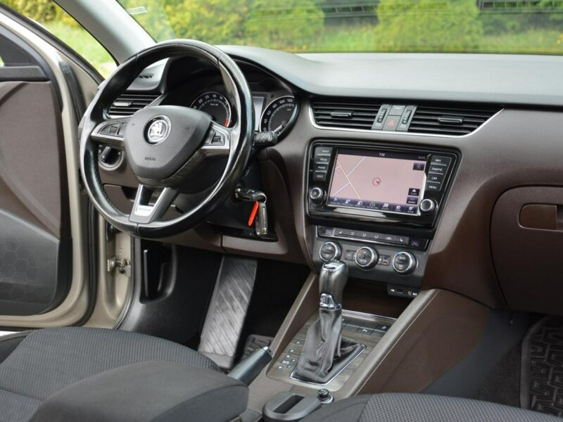 Škoda Octavia 2.0TDI(184M)Scout Duża Navi Kamera Bi-Xenon Ledy 2xParkt Aso III (2013-)