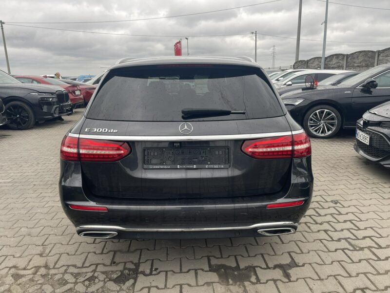 Mercedes E 300 E300DE Plug-In Kamera Podgrzewanie Skóra 306KM W213 (2016-)