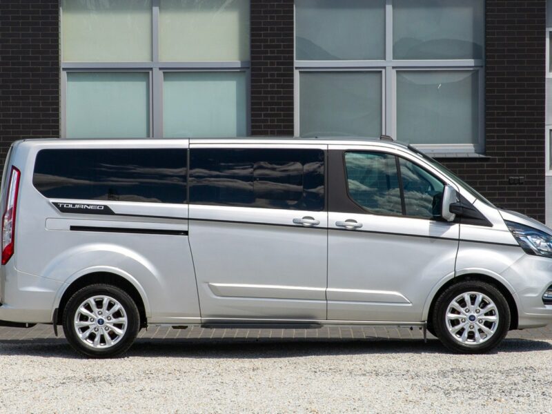 Ford Tourneo Custom 150KM Tourneo 8 osób Titanium 24.000km L2H1 Skóra