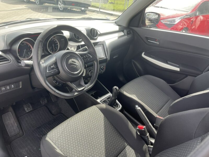 Suzuki Swift 4x4 Klimatyzacja Cujniki parkowania mHEV VI (2017-)