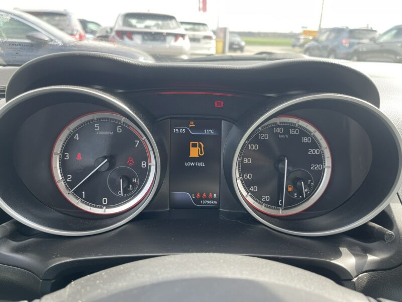 Suzuki Swift 4x4 Klimatyzacja Cujniki parkowania mHEV VI (2017-)