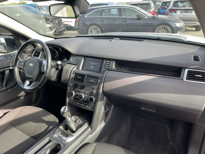 Land Rover Discovery Sport 4x4 Navi Klimatronik: 2 strefy Hak
