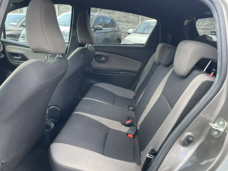 Toyota Yaris Selection Hybryda Automat Klimatronik Kamera 100KM III (2011-2019)