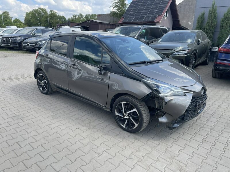 Toyota Yaris Selection Hybryda Automat Klimatronik Kamera 100KM III (2011-2019)