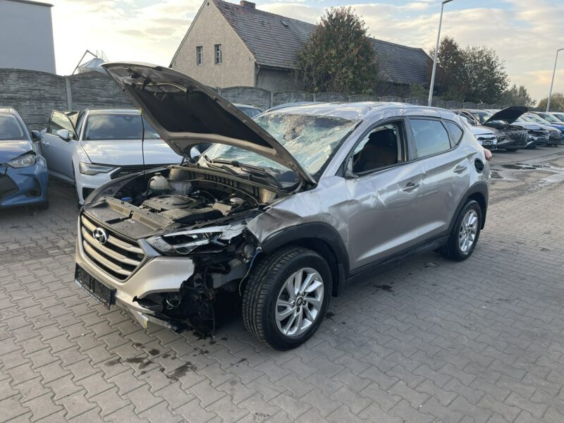 Hyundai Tucson Style Klimatronik Podgrzewanie Kamera Hak III (2015-2020)