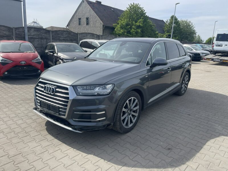 Audi Q7 S-line Quattro Kamera Podgrzewanie Pneumatyka Hak III (2015-)