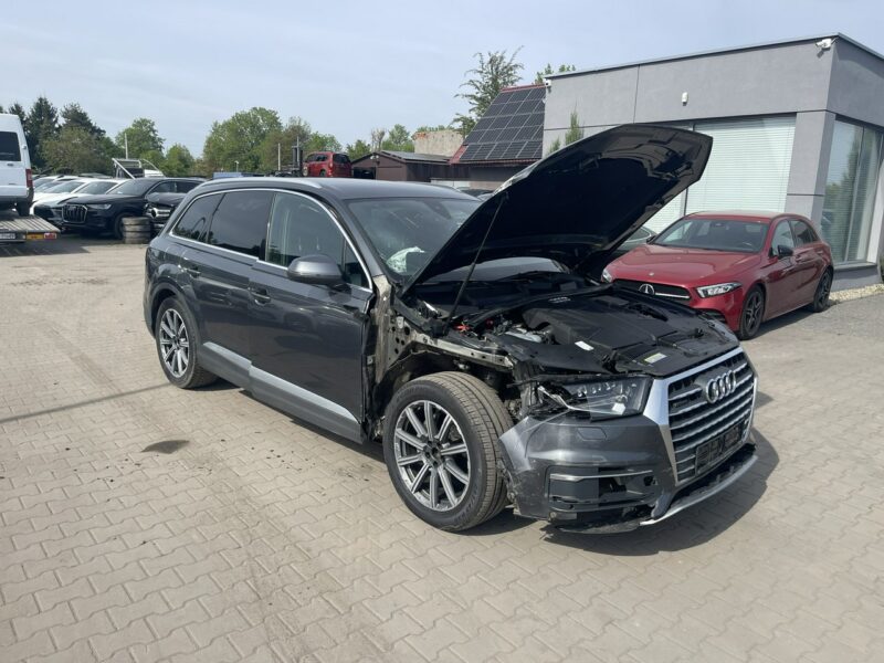 Audi Q7 S-line Quattro Kamera Podgrzewanie Pneumatyka Hak III (2015-)