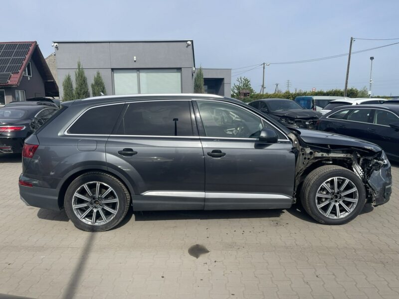 Audi Q7 S-line Quattro Kamera Podgrzewanie Pneumatyka Hak III (2015-)