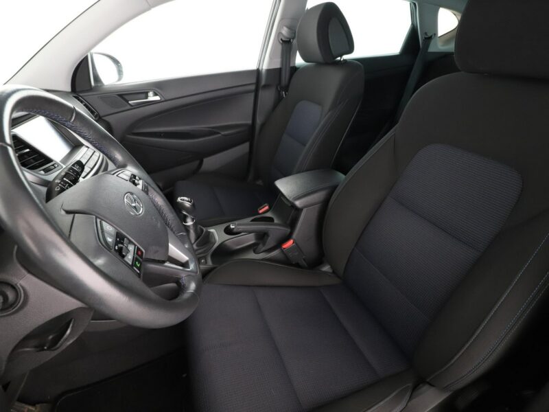 Hyundai Tucson navi klima auto grzane fotele kamera i czujniki parkowania III (2015-2020)