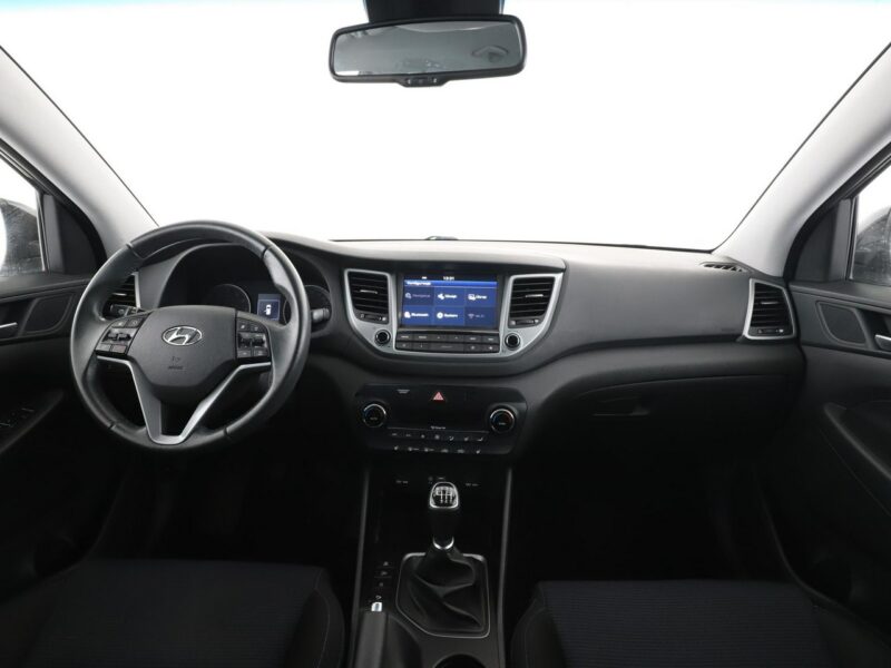 Hyundai Tucson navi klima auto grzane fotele kamera i czujniki parkowania III (2015-2020)